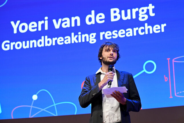 Yoeri van de Burgt won the Groundbreaking Researcher Award. Photo: Bart van Overbeeke