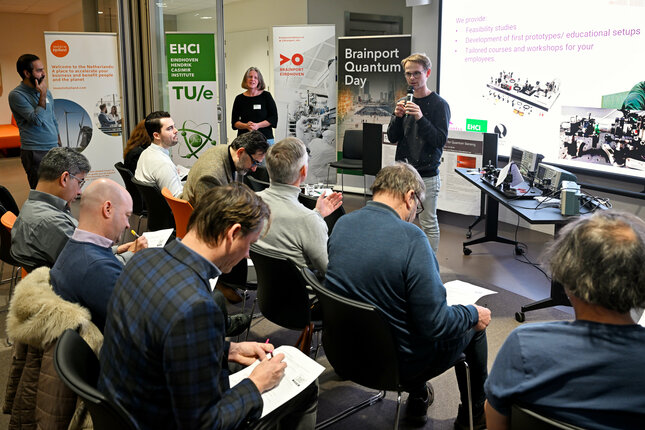 The Brainport Quantum day in December 2024 was well attended, as seen here at the lab tour. Photo: Bart van Overbeeke