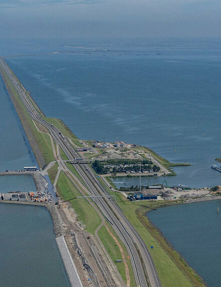 The blue energy test plant on the Afsluitdijk (image: Redstack)