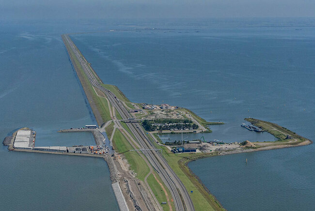 The blue energy test plant on the Afsluitdijk (image: Redstack)