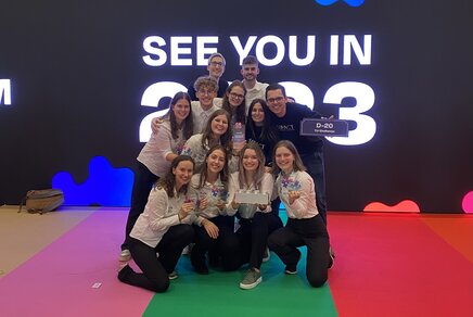 Het iGem-team na hun overwinning in Parijs